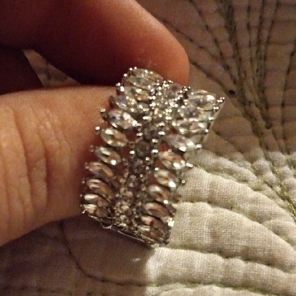 Elegant Silver and Gemstone Ring Set - Picture 8 of 13